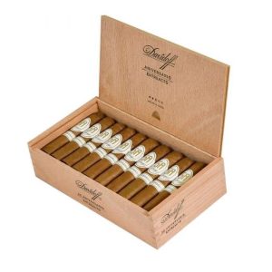 Davidoff Aniversario Series Entreacto Petit Corona