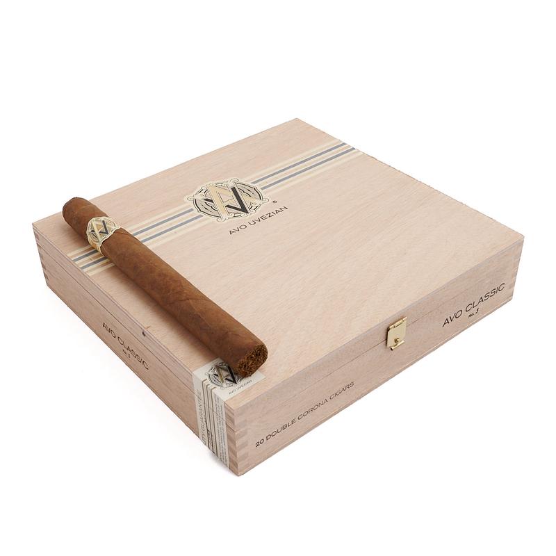 AVO Classic No. 3 Double Corona