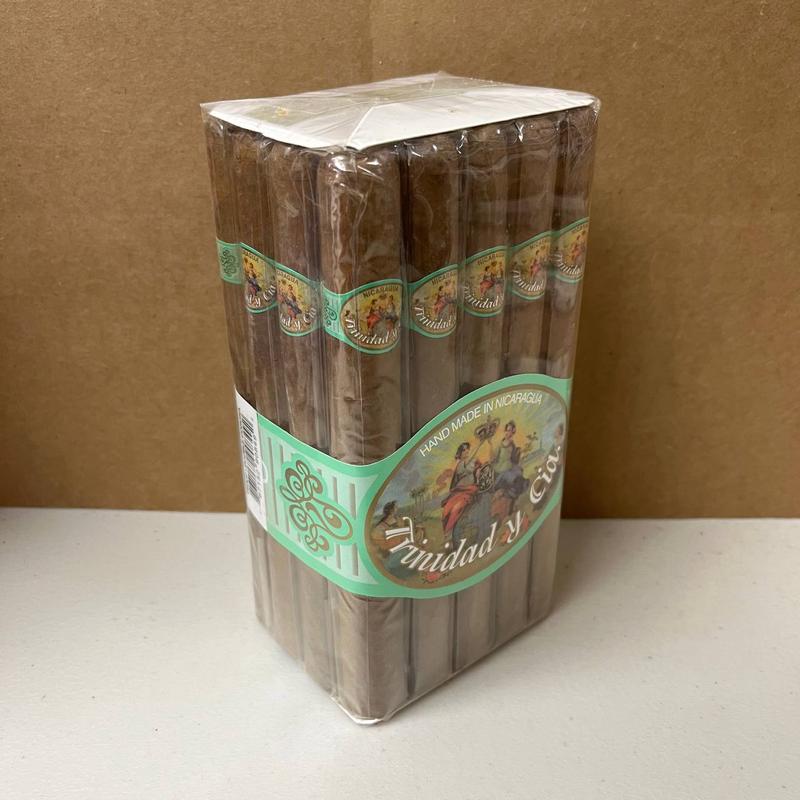 Trinidad y Cia Double Corona