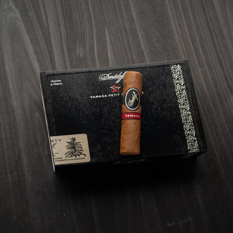 Davidoff Yamas Petit Churchill