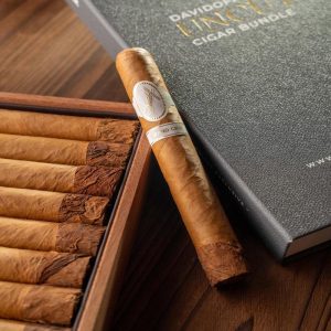 Davidoff Grand Cru Robusto Cigar Bundle (Uncut)