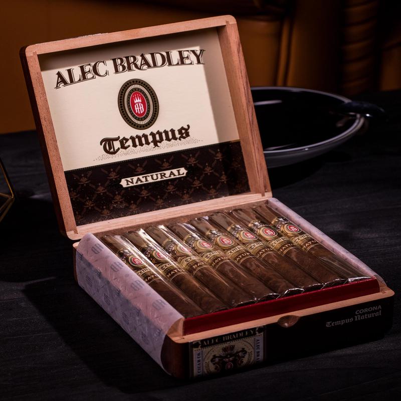 Alec Bradley Tempus Natural Corona
