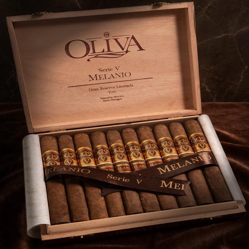 Oliva Serie V Melanio Toro