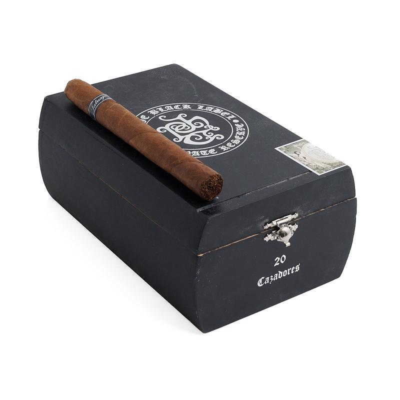 Tatuaje Black Label Cazadores