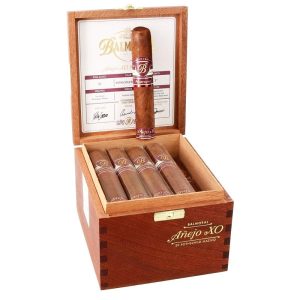 Balmoral Anejo XO Nicaragua Rothschild Masivo Robusto